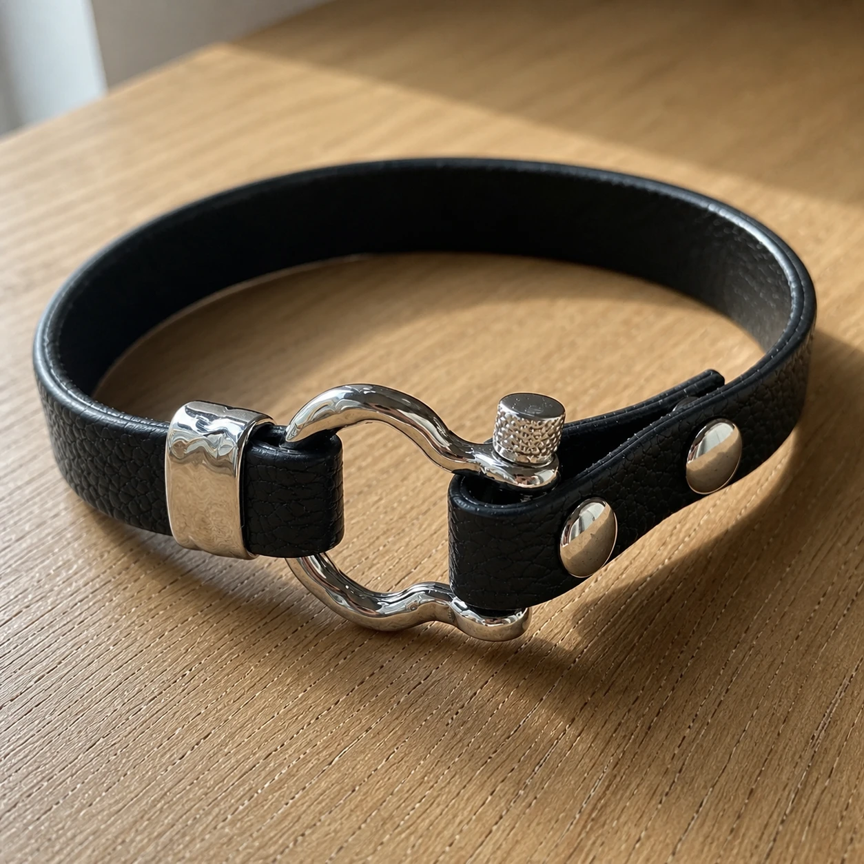 Pulsera hombre cuero negro grunge ajustable